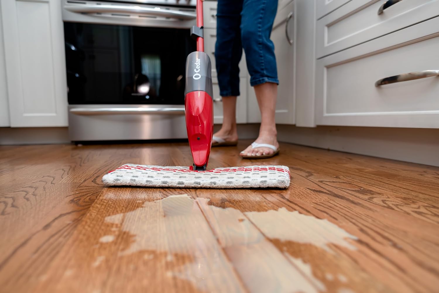O-Cedar ProMist MAX Spray Mop, PMM with 2 Extra Refills, Red