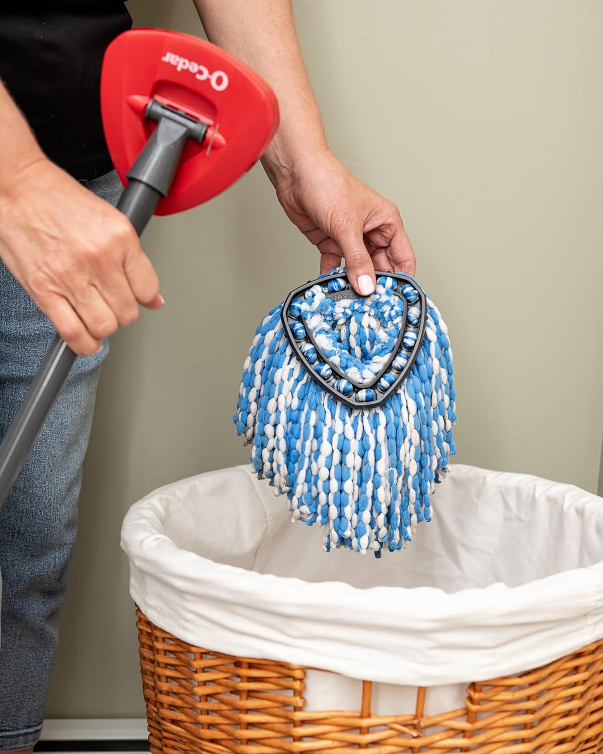 O-Cedar RinseClean Spin Mop & Bucket System + 2 Extra Mop Heads| Clean with Clean Water | Removes 99% of Bacteria